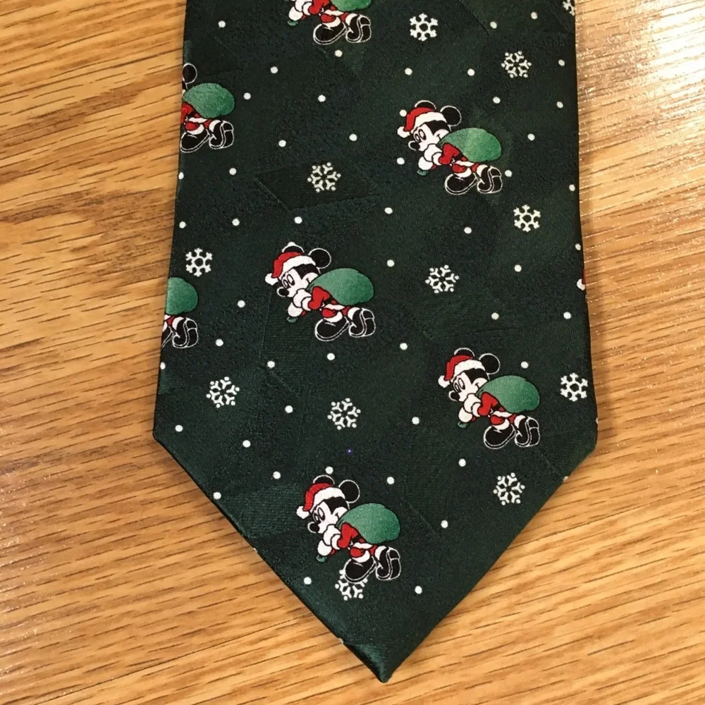 Mickey & Co Mickey Mouse Santa carrying Sack of Presents Neck‎ Tie Green Disney